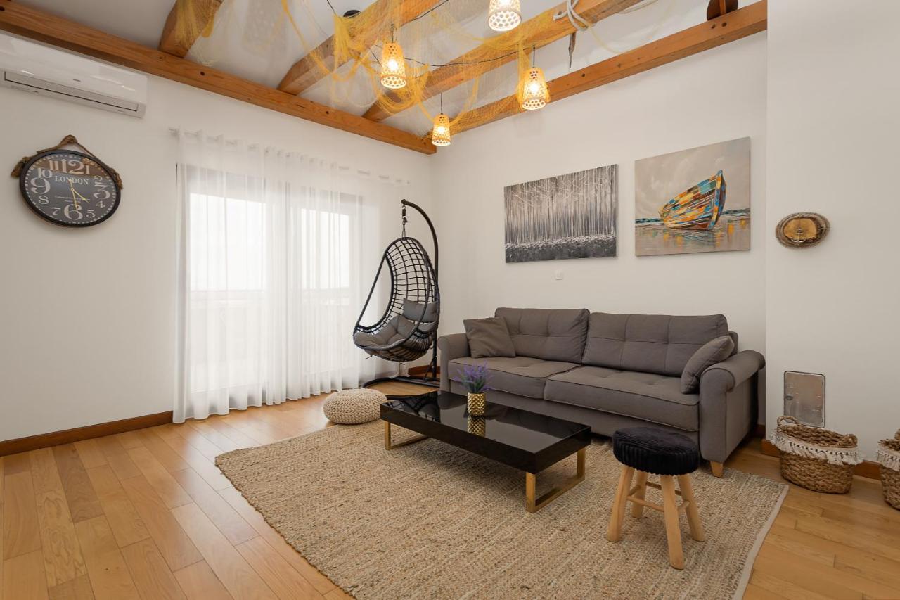 Apartments Cesare With Shared Pool Ližnjan Extérieur photo