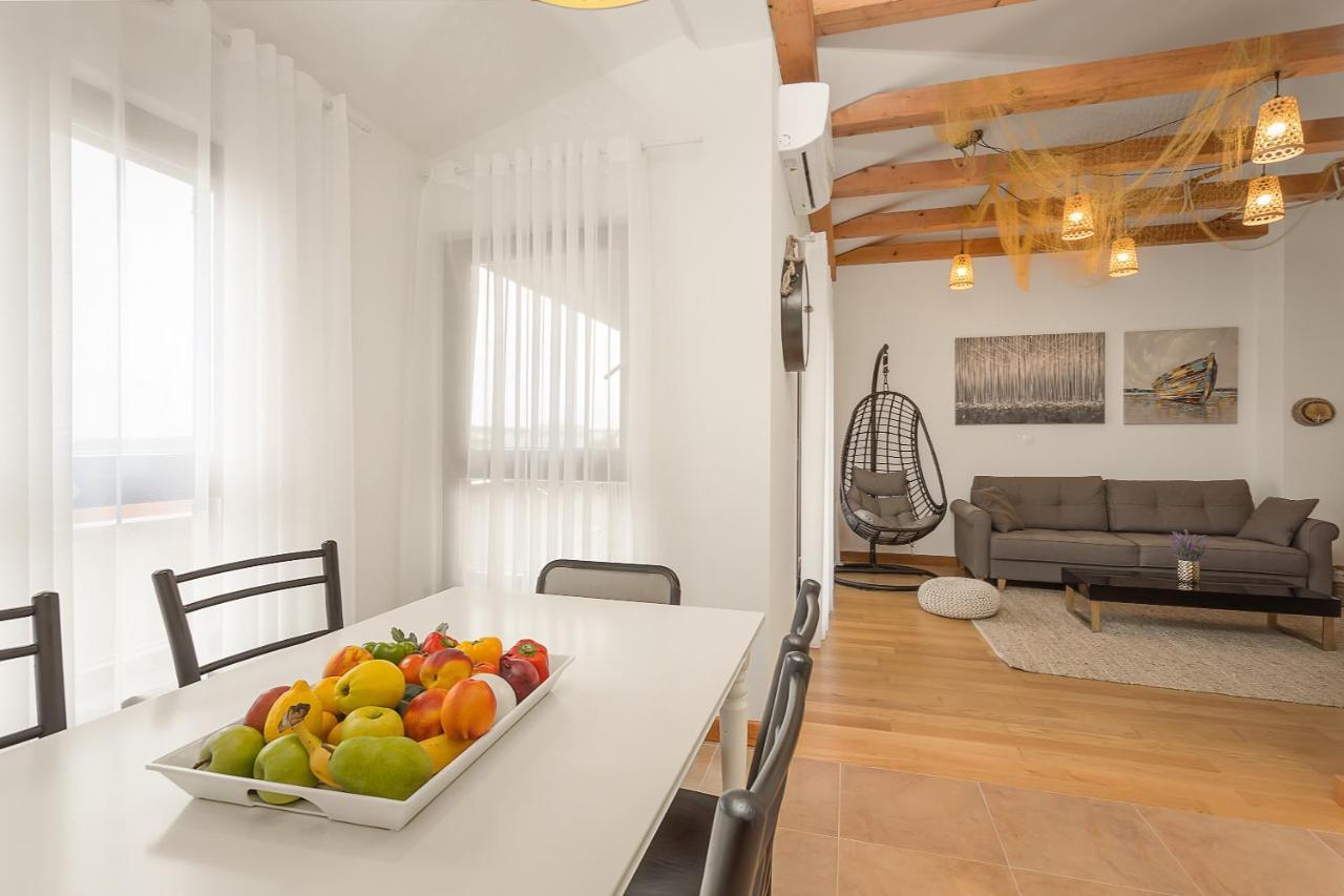 Apartments Cesare With Shared Pool Ližnjan Extérieur photo