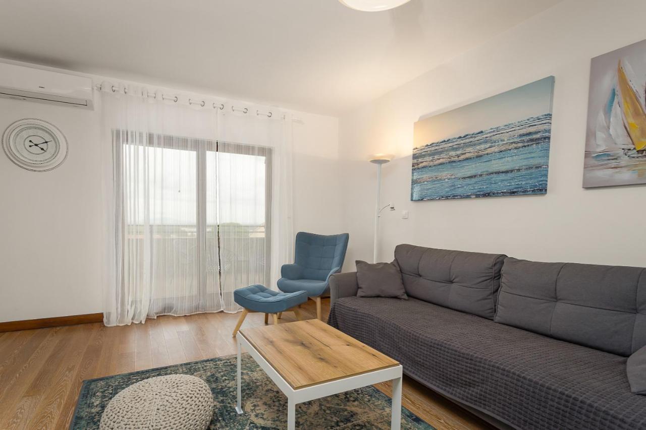 Apartments Cesare With Shared Pool Ližnjan Extérieur photo