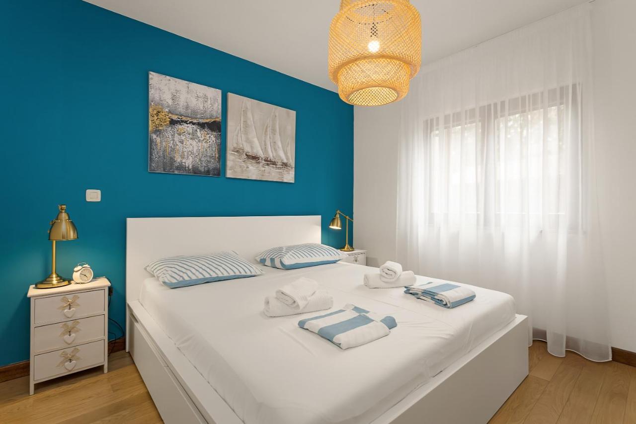 Apartments Cesare With Shared Pool Ližnjan Extérieur photo